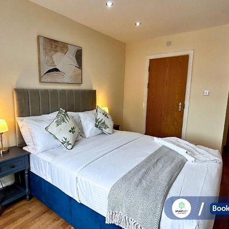 Modern 2 Bed 2 Bath Apartment Free Parking Watford  Exteriér fotografie