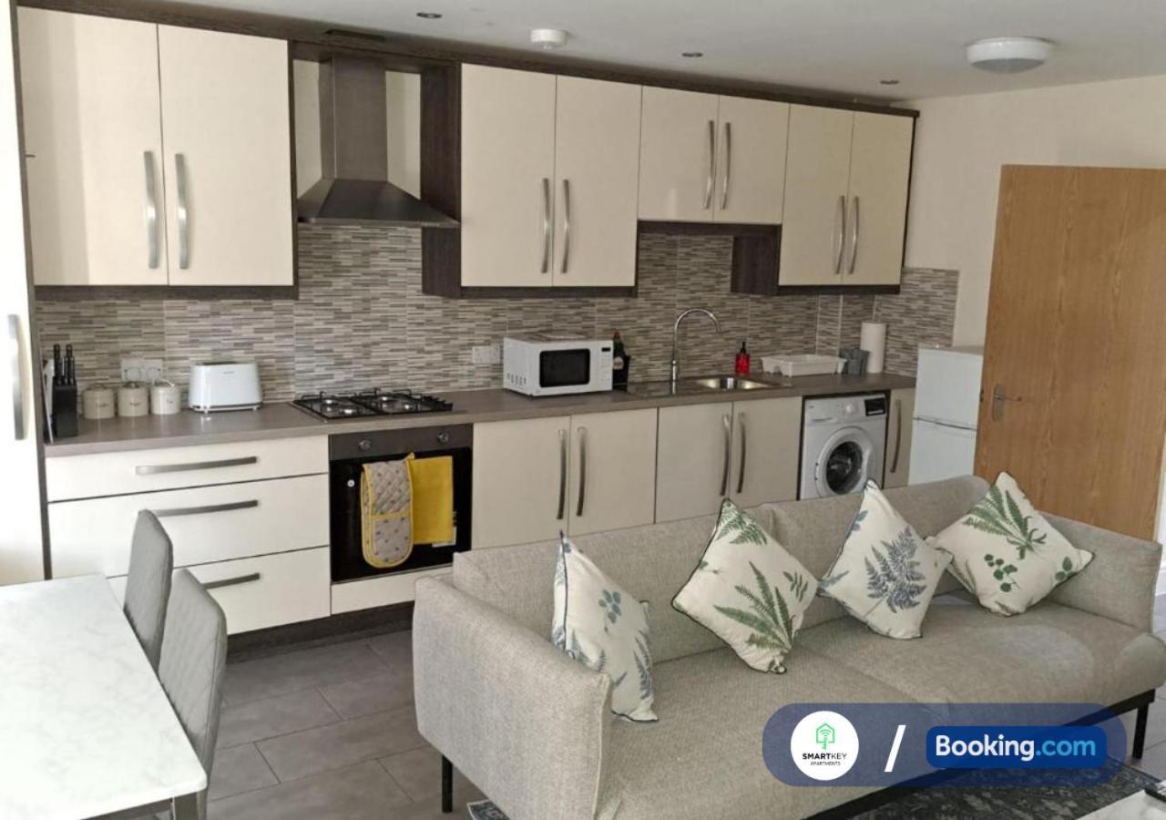 Modern 2 Bed 2 Bath Apartment Free Parking Watford  Exteriér fotografie
