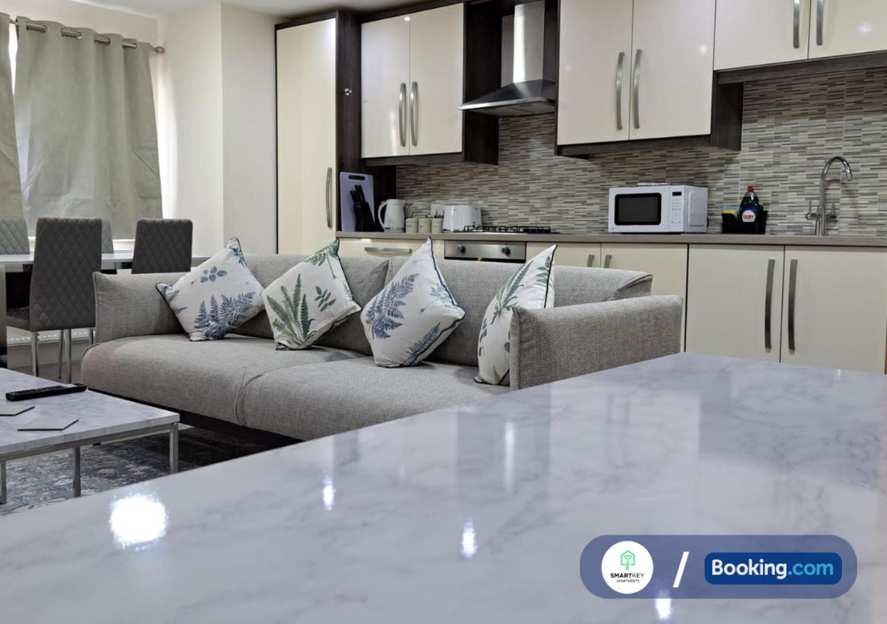 Modern 2 Bed 2 Bath Apartment Free Parking Watford  Exteriér fotografie
