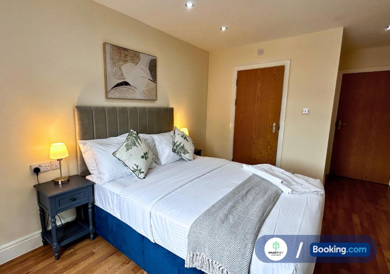 Modern 2 Bed 2 Bath Apartment Free Parking Watford  Exteriér fotografie