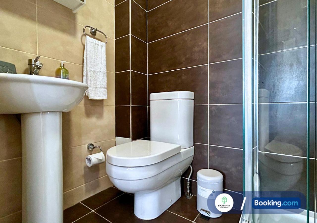Modern 2 Bed 2 Bath Apartment Free Parking Watford  Exteriér fotografie