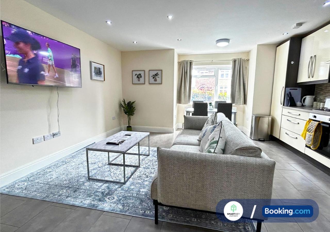 Modern 2 Bed 2 Bath Apartment Free Parking Watford  Exteriér fotografie