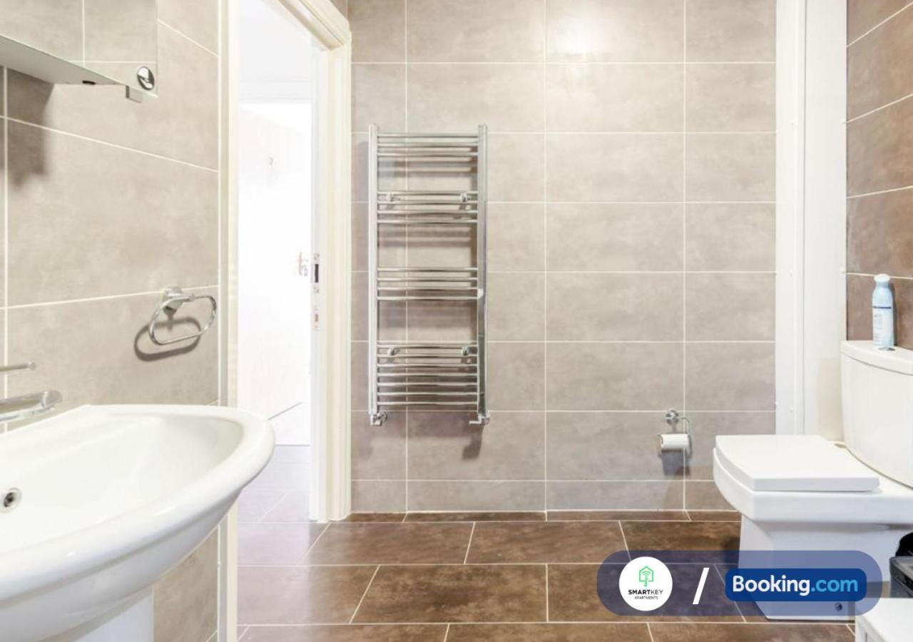 Modern 2 Bed 2 Bath Apartment Free Parking Watford  Exteriér fotografie