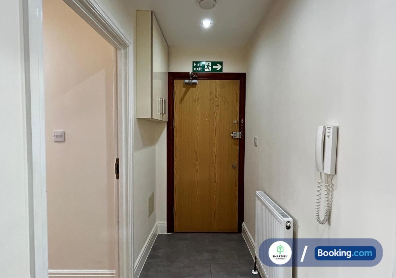 Modern 2 Bed 2 Bath Apartment Free Parking Watford  Exteriér fotografie