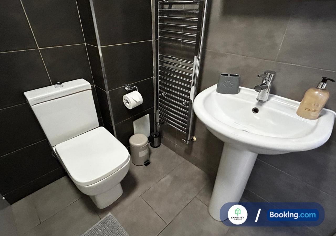 Modern 2 Bed 2 Bath Apartment Free Parking Watford  Exteriér fotografie
